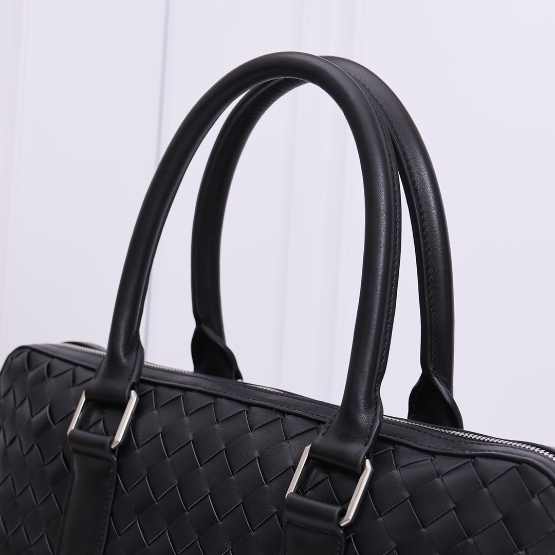 Bottega Veneta Slim Intrecciato Briefcase - DopestKickz