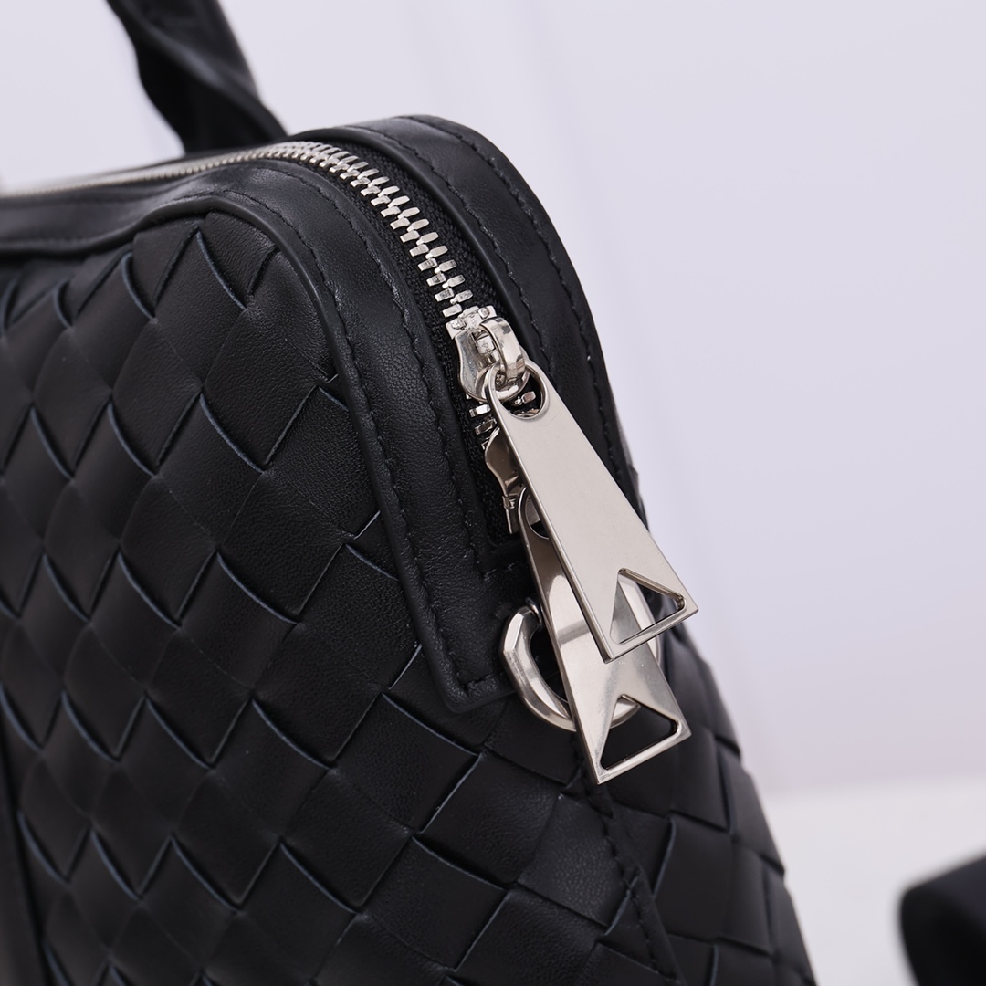Bottega Veneta Slim Intrecciato Briefcase - DopestKickz