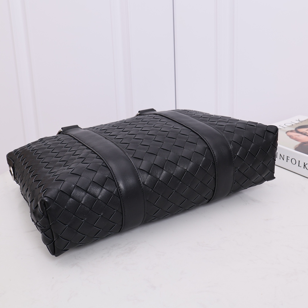 Bottega Veneta Slim Intrecciato Briefcase - DopestKickz