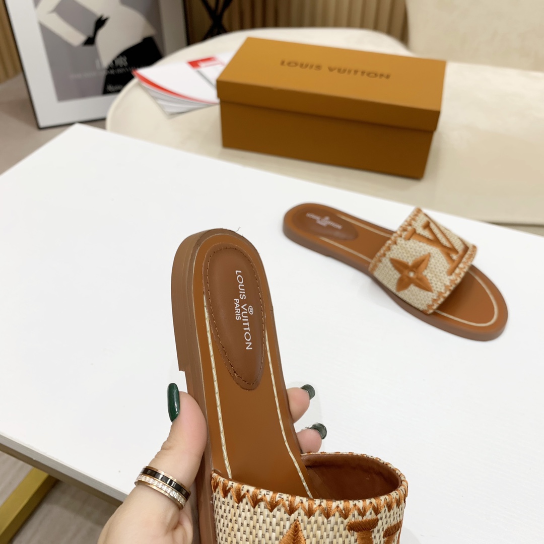 Louis Vuitton Lock It Flat Mule - DopestKickz