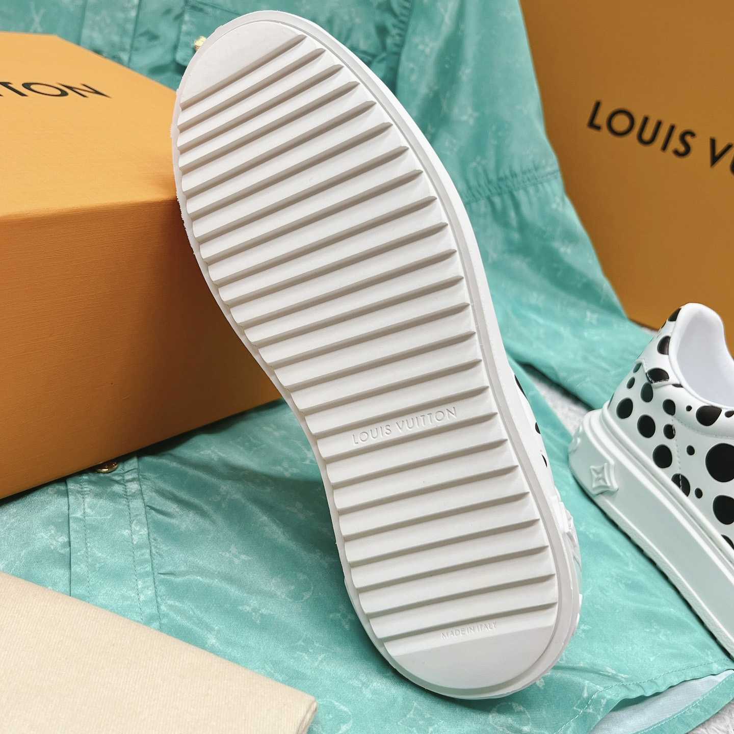 Louis Vuitton Time Out Sneaker (upon uk size)  1AB9VH - DopestKickz