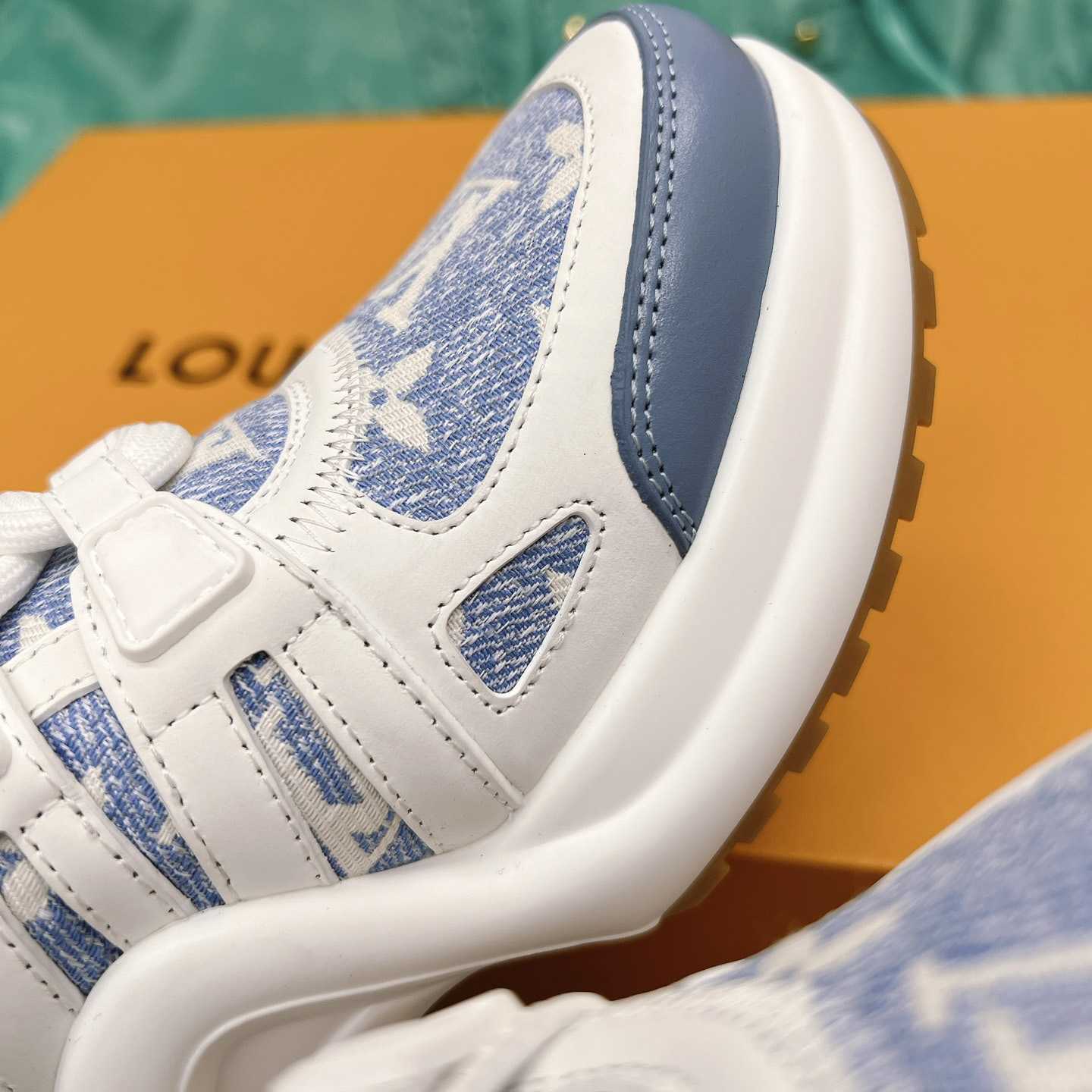 Louis Vuitton LV Archlight Trainers  (upon uk size)    1AB30Q - DopestKickz