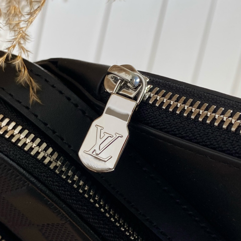 Louis Vuitton Avenue Slingbag  (20 x 31 x 7cm)   N45303 - DopestKickz
