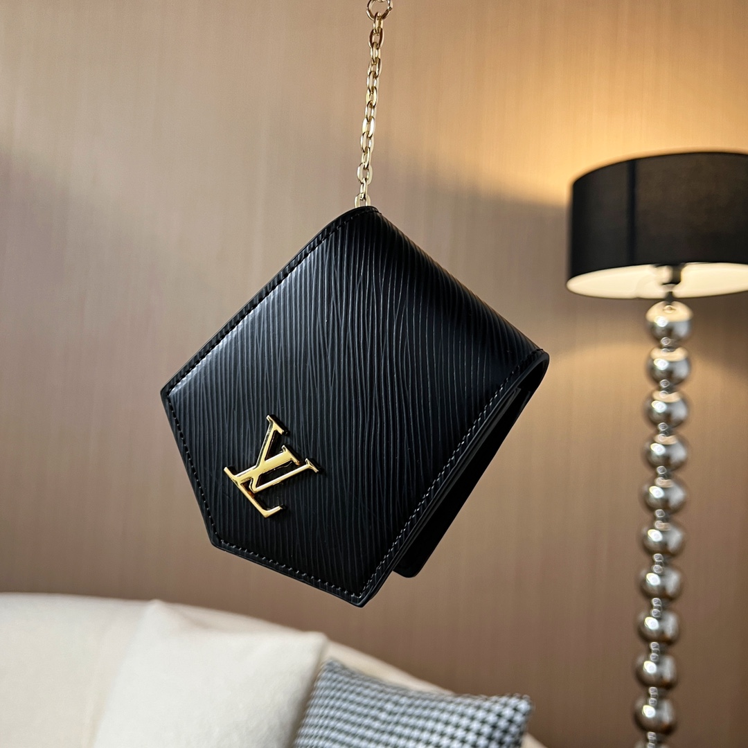 Louis Vuitton Key Bell XL   M22368 - DopestKickz