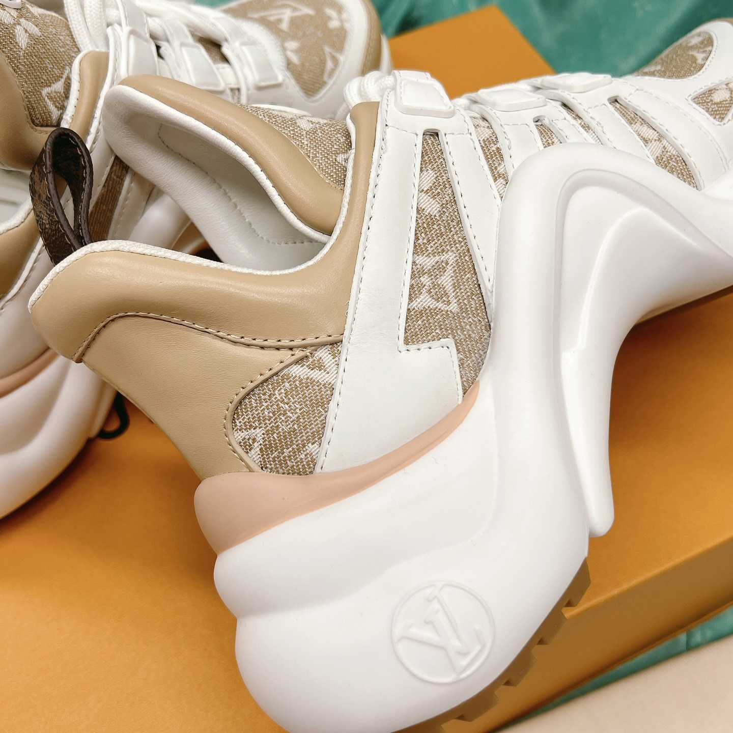 Louis Vuitton LV Archlight Trainers  (upon uk size)    1AB313 - DopestKickz