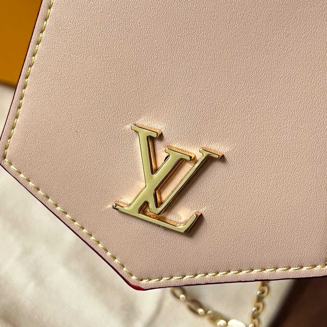 Louis Vuitton Key Bell XL   M22368 - DopestKickz