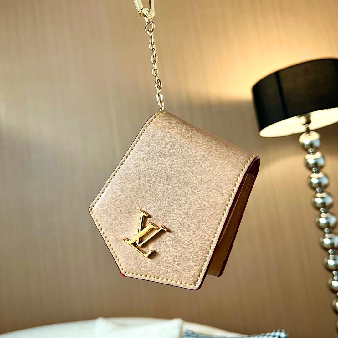 Louis Vuitton Key Bell XL   M22368 - DopestKickz