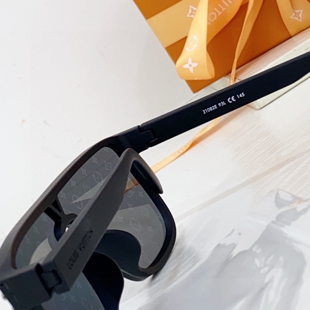 Louis Vuitton LV Waimea Sunglasses   Z1082 - DopestKickz