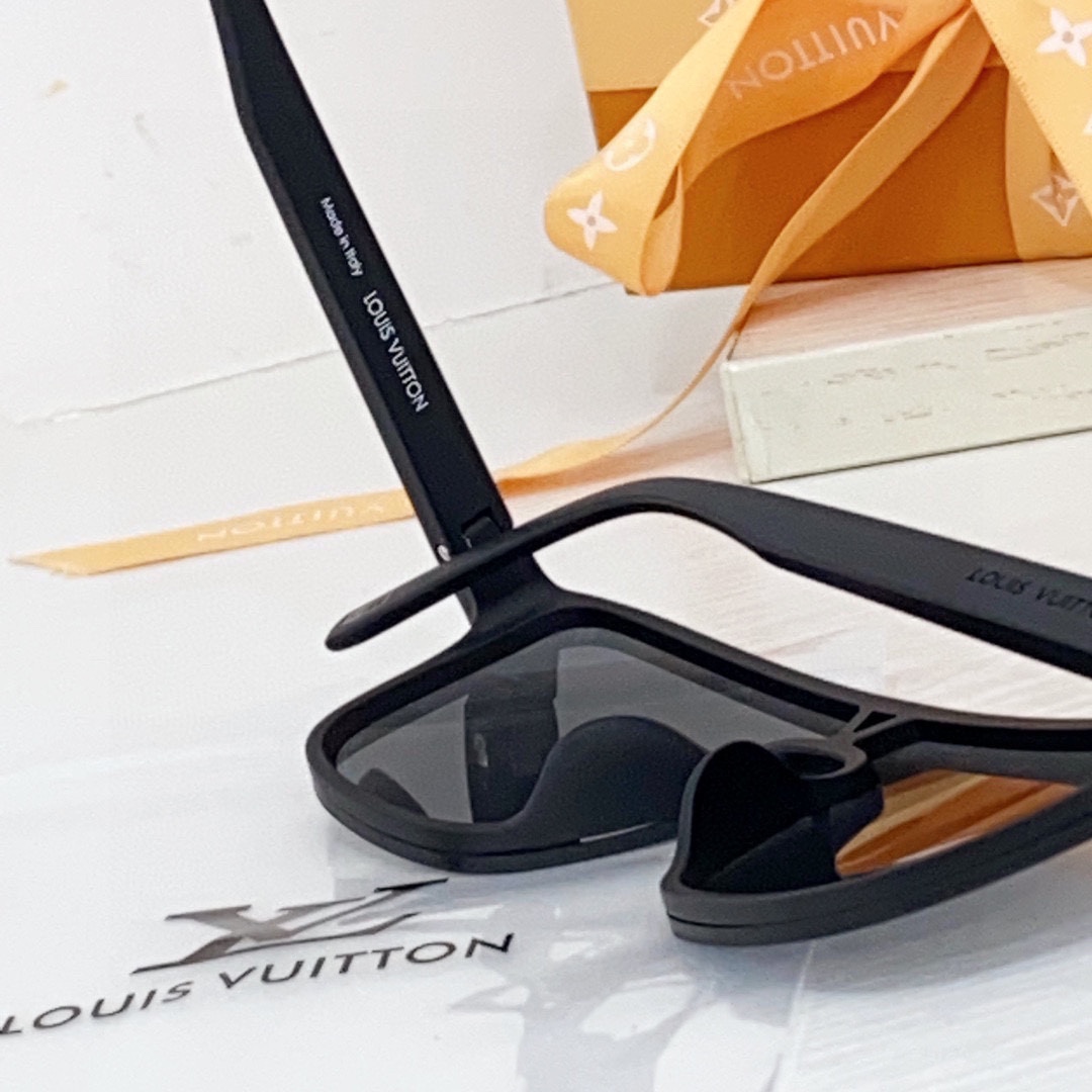 Louis Vuitton LV Waimea Sunglasses   Z1082 - DopestKickz