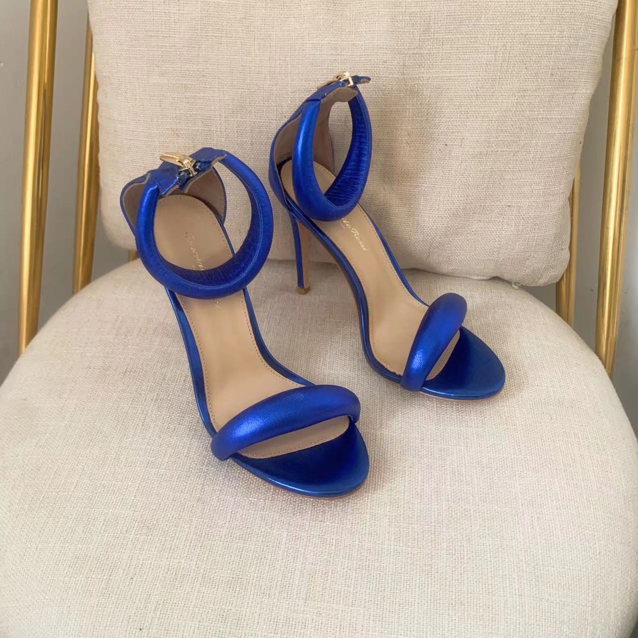 Gianvito Rossi Leather Bijoux Sandals - DopestKickz