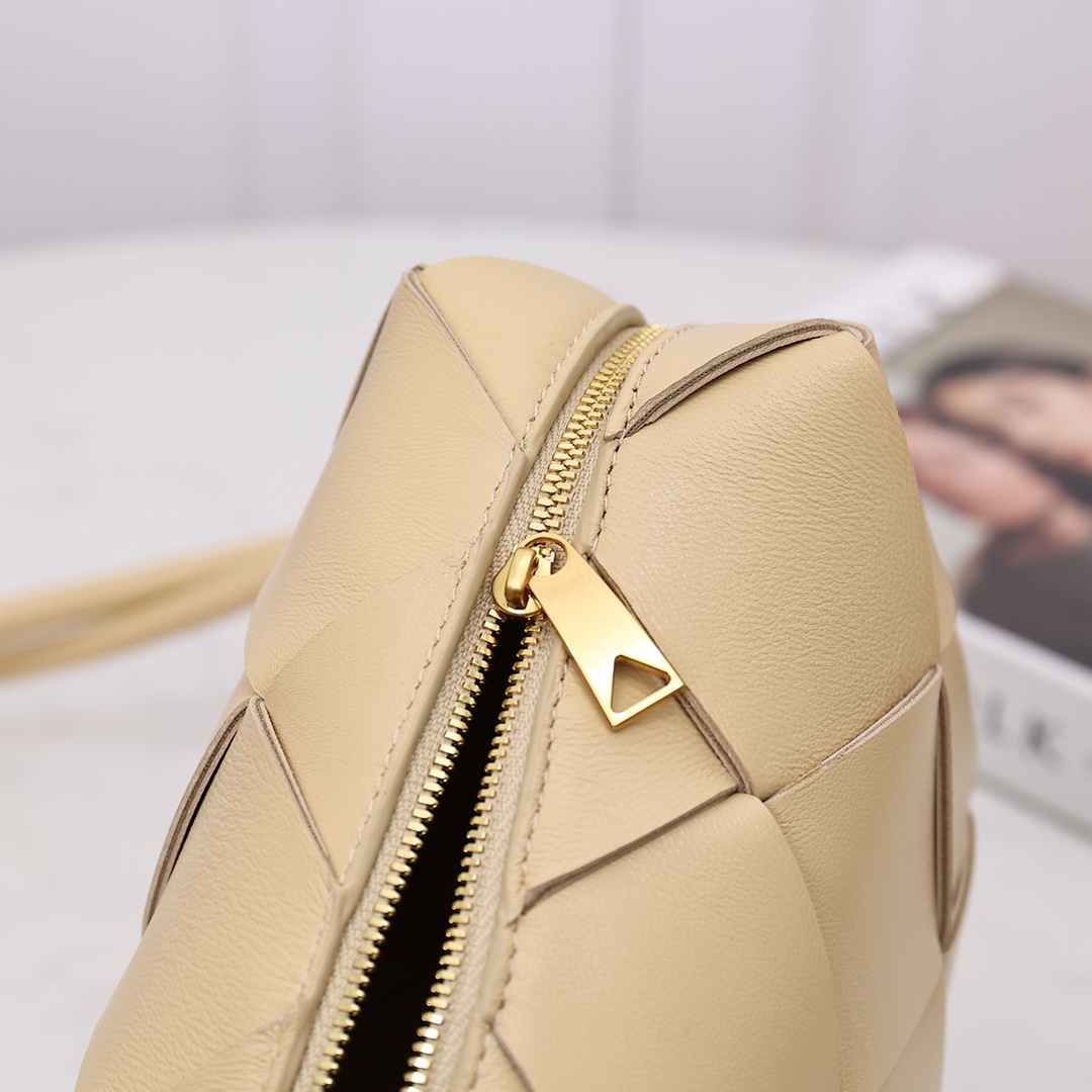 Bottega Veneta Small Cassette Camera Bag - DopestKickz