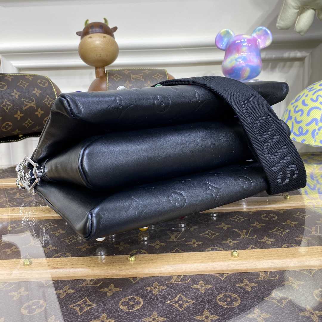 Louis Vuitton Coussin BB(26 x 20 x 12cm) M22429 - DopestKickz
