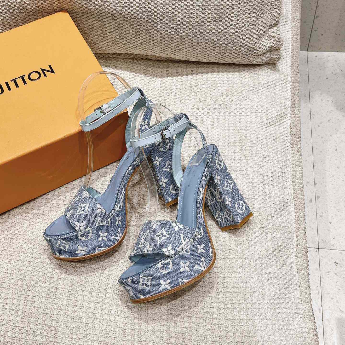 Louis Vuitton Fame Platform Sandal   1AAZC0 - DopestKickz