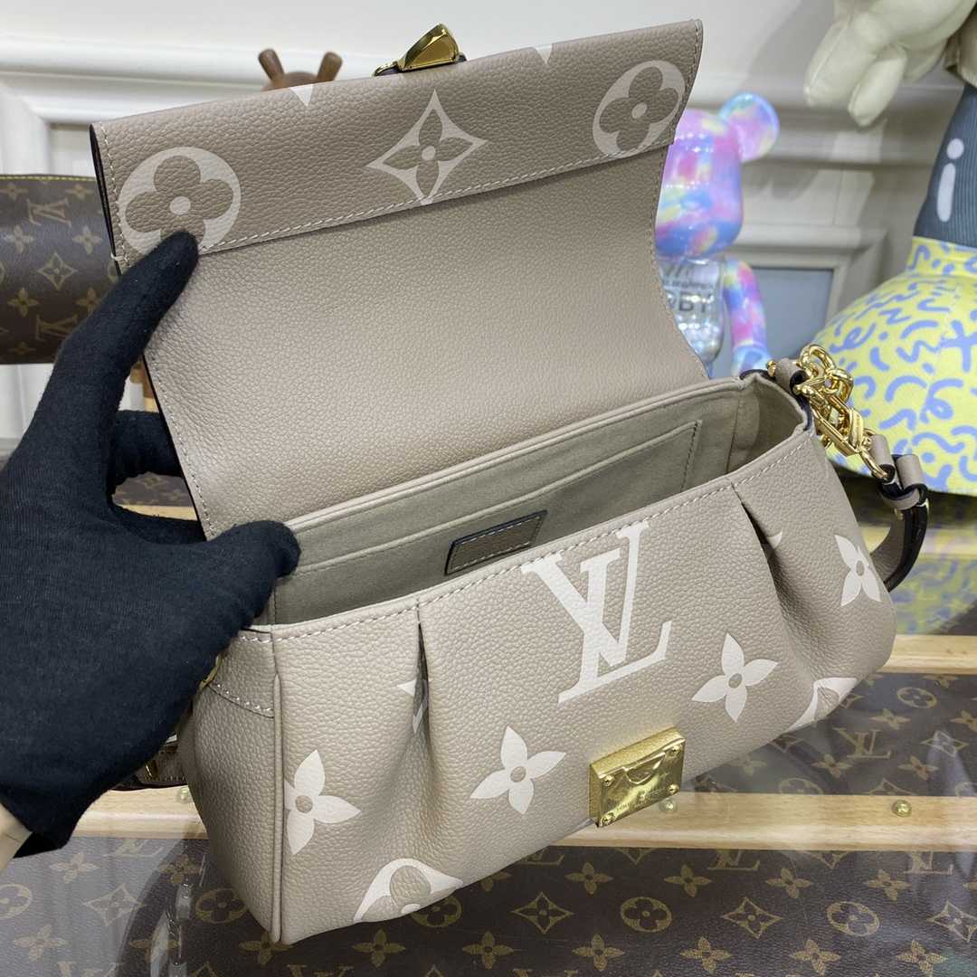 Louis Vuitton Favorite(24 x 14 x 9cm)    M45836 - DopestKickz