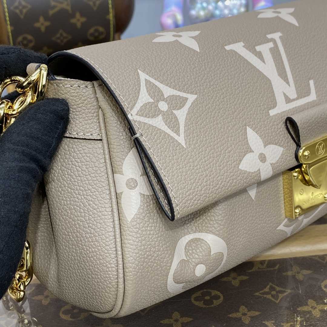 Louis Vuitton Favorite(24 x 14 x 9cm)    M45836 - DopestKickz