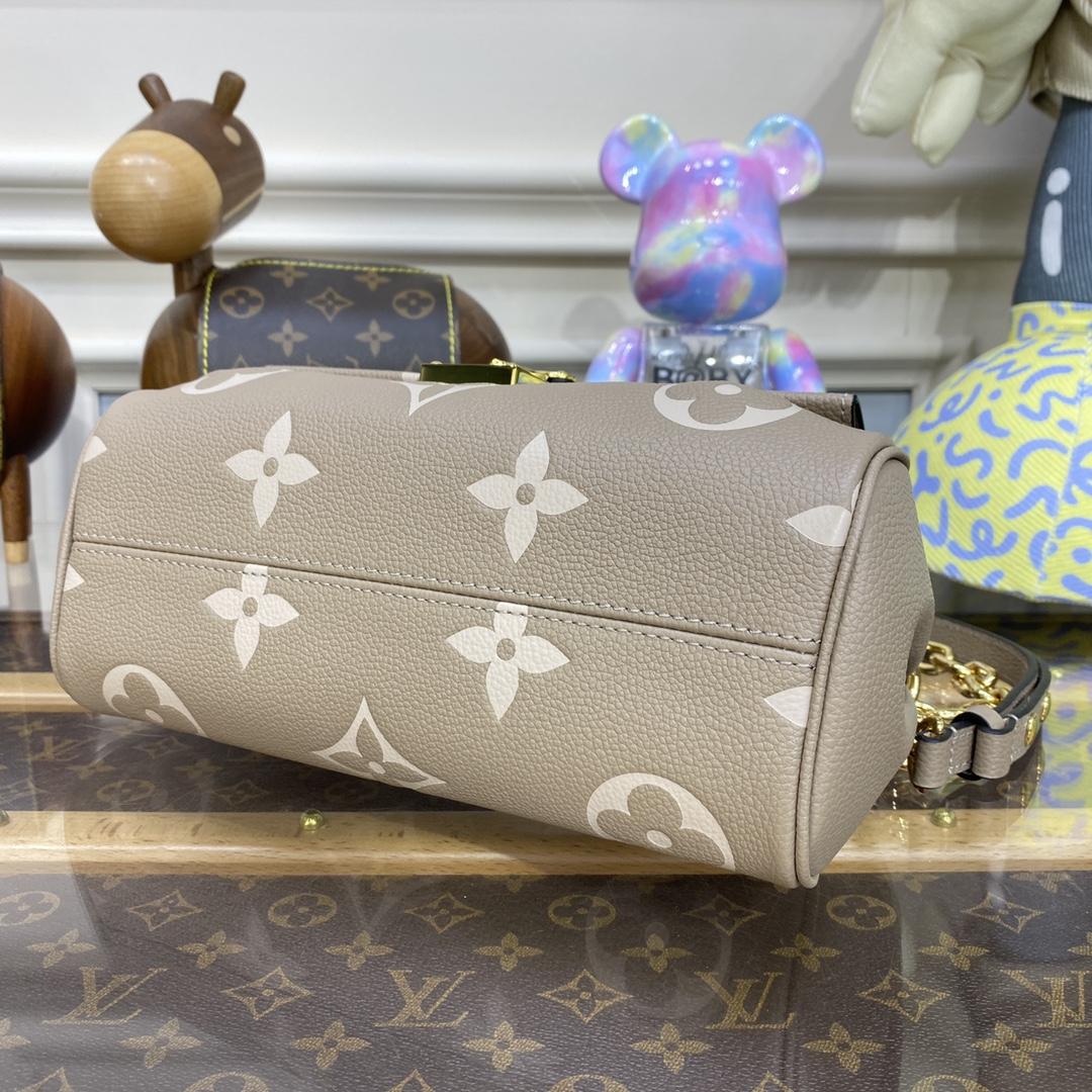 Louis Vuitton Favorite(24 x 14 x 9cm)    M45836 - DopestKickz