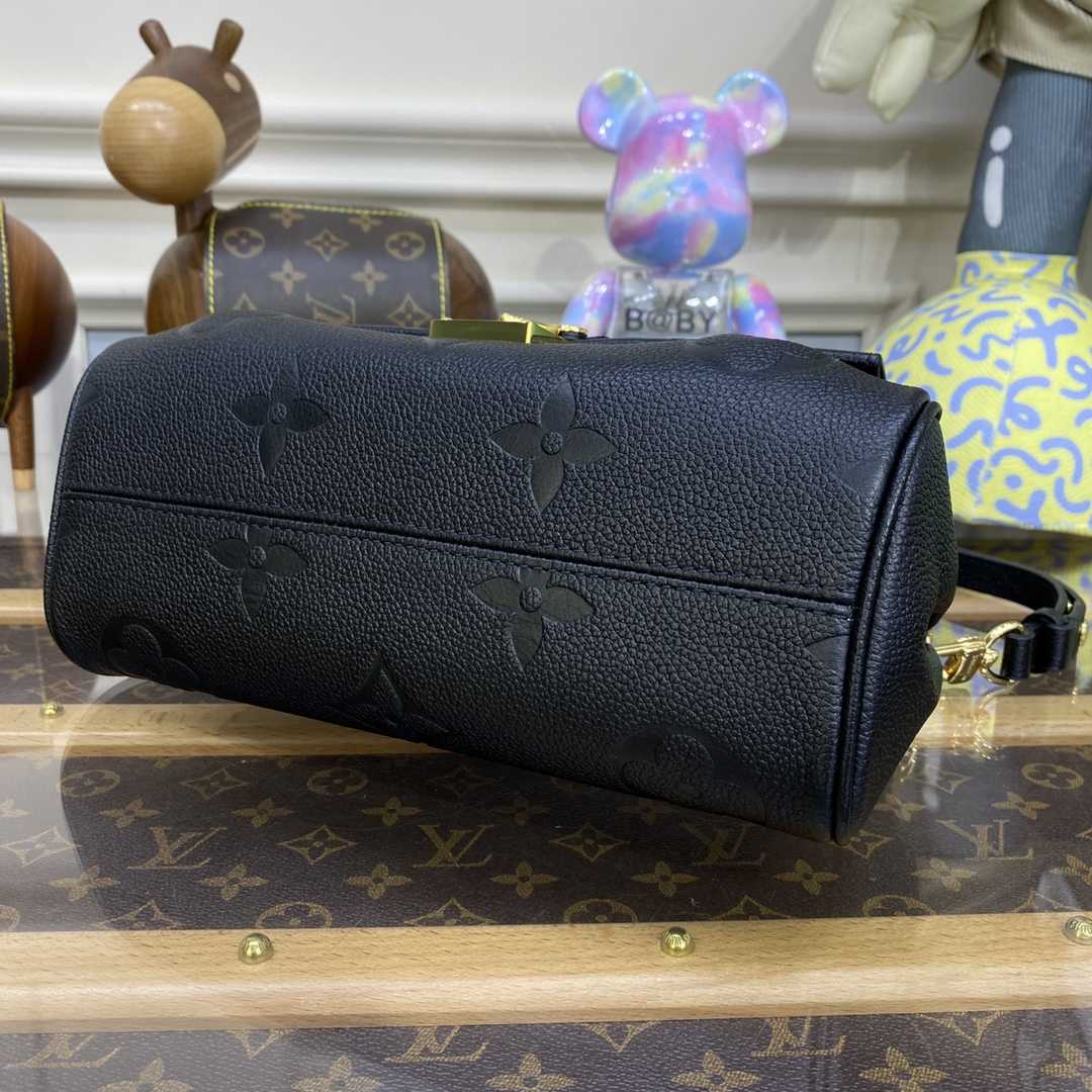 Louis Vuitton Favorite(24 x 14 x 9cm)    M45813 - DopestKickz