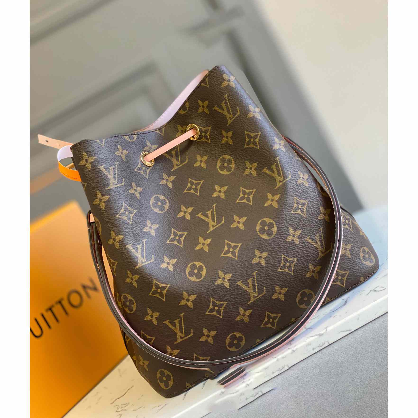 Louis Vuitton Néonoé (26 x 26 x 17.5cm) M44022 - DopestKickz