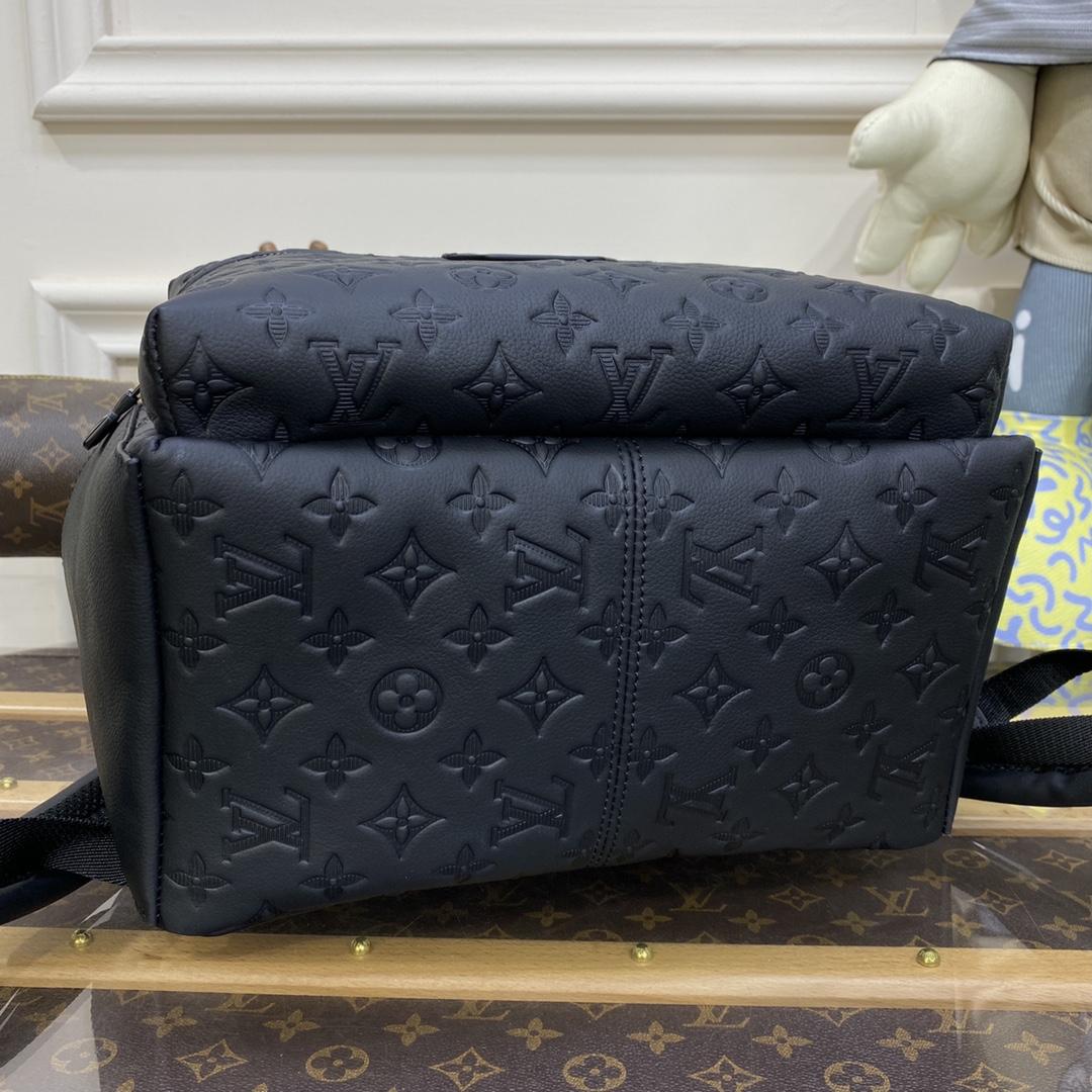 Louis Vuitton Discovery Backpack (29*38*20cm)    M46553 - DopestKickz