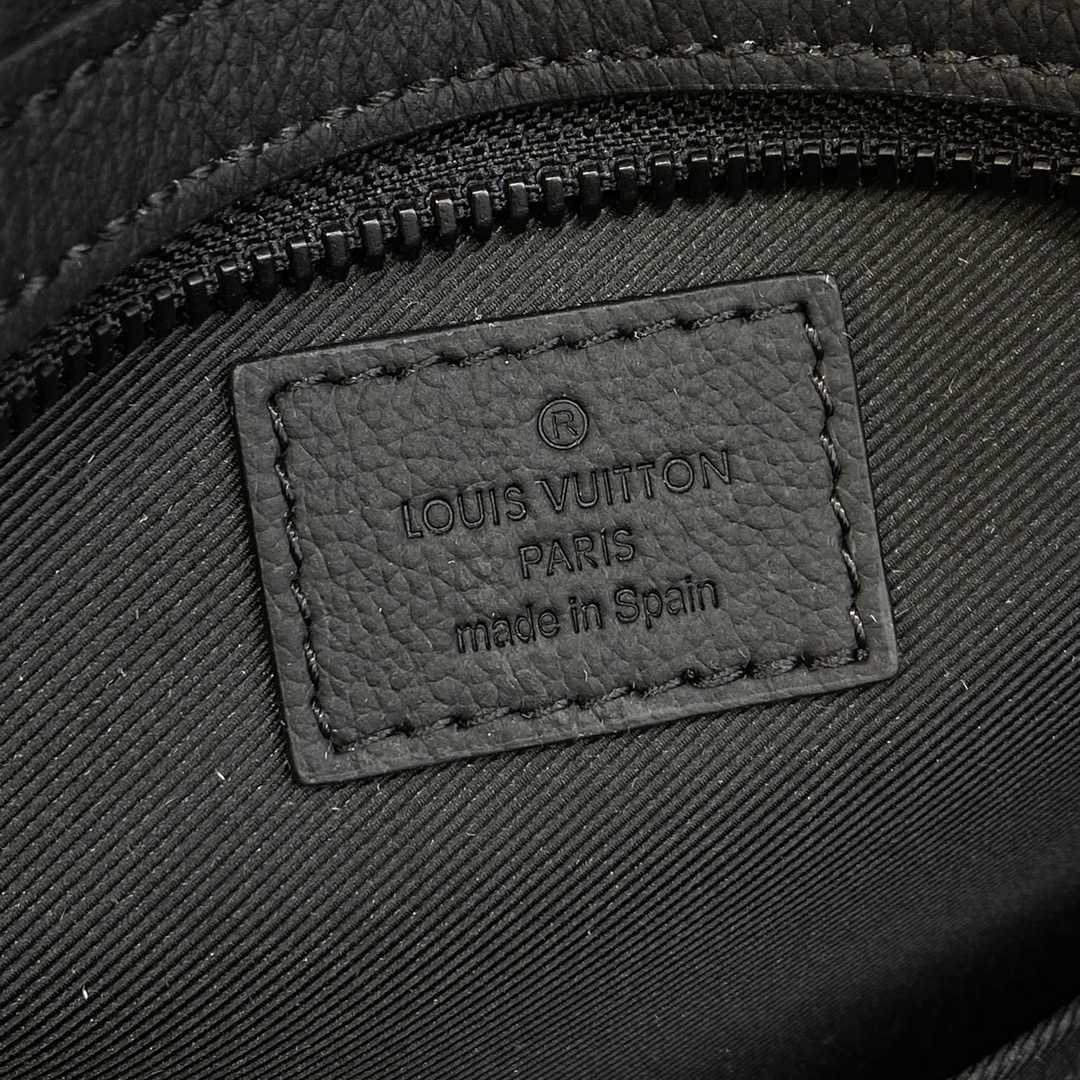 Louis Vuitton Discovery Backpack (29*38*20cm)    M46553 - DopestKickz