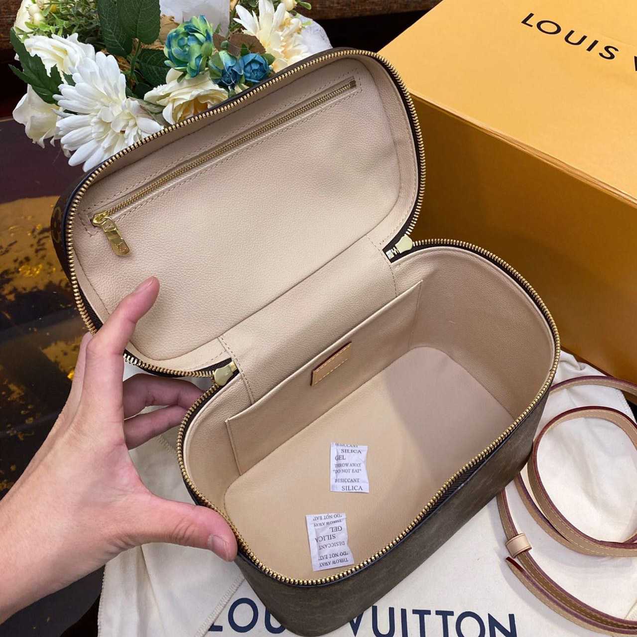 Louis Vuitton Nice BB Toiletry Pouch(24-14-17cm)  M42265 - DopestKickz