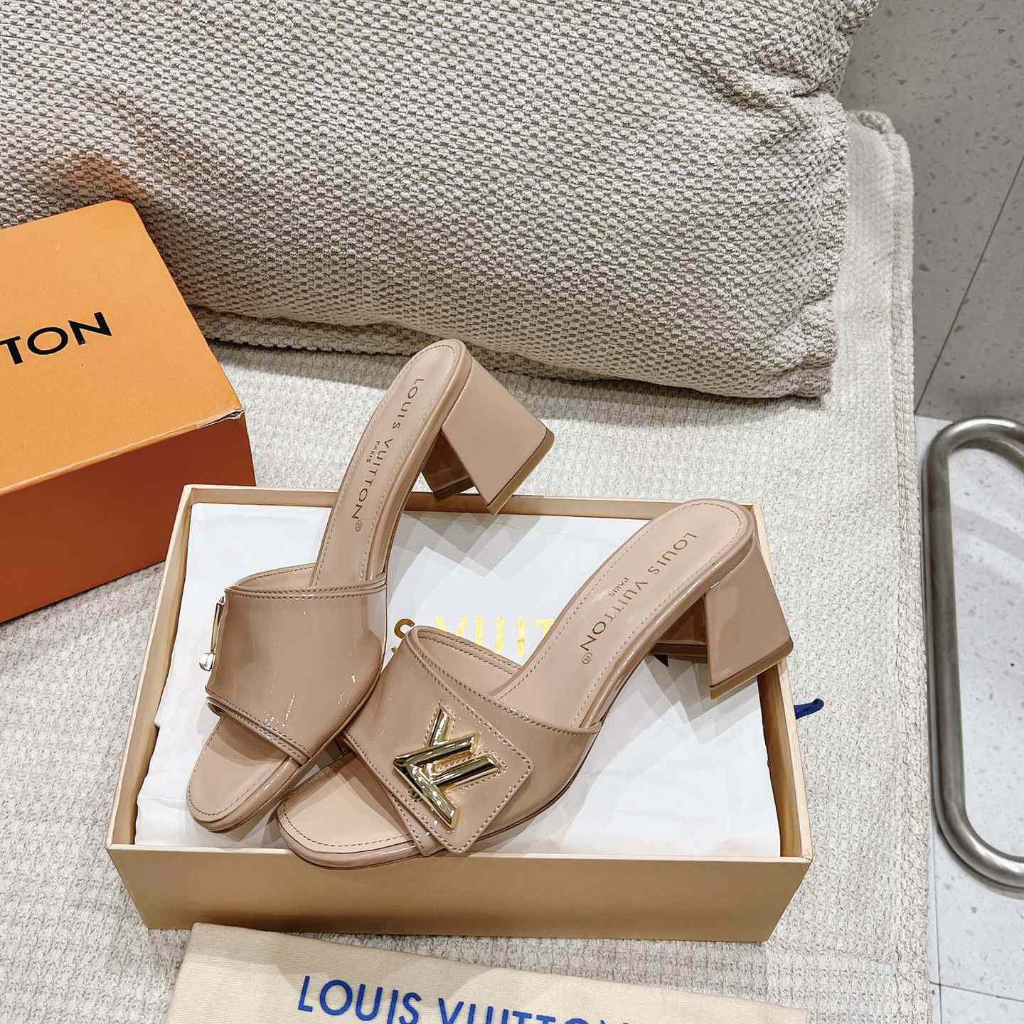 Louis Vuitton Shake Mule   1ABID2 - DopestKickz