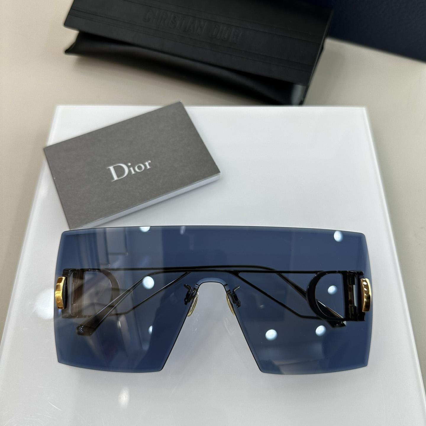 Dior 30Montaigne M1U Sunglasses - DopestKickz