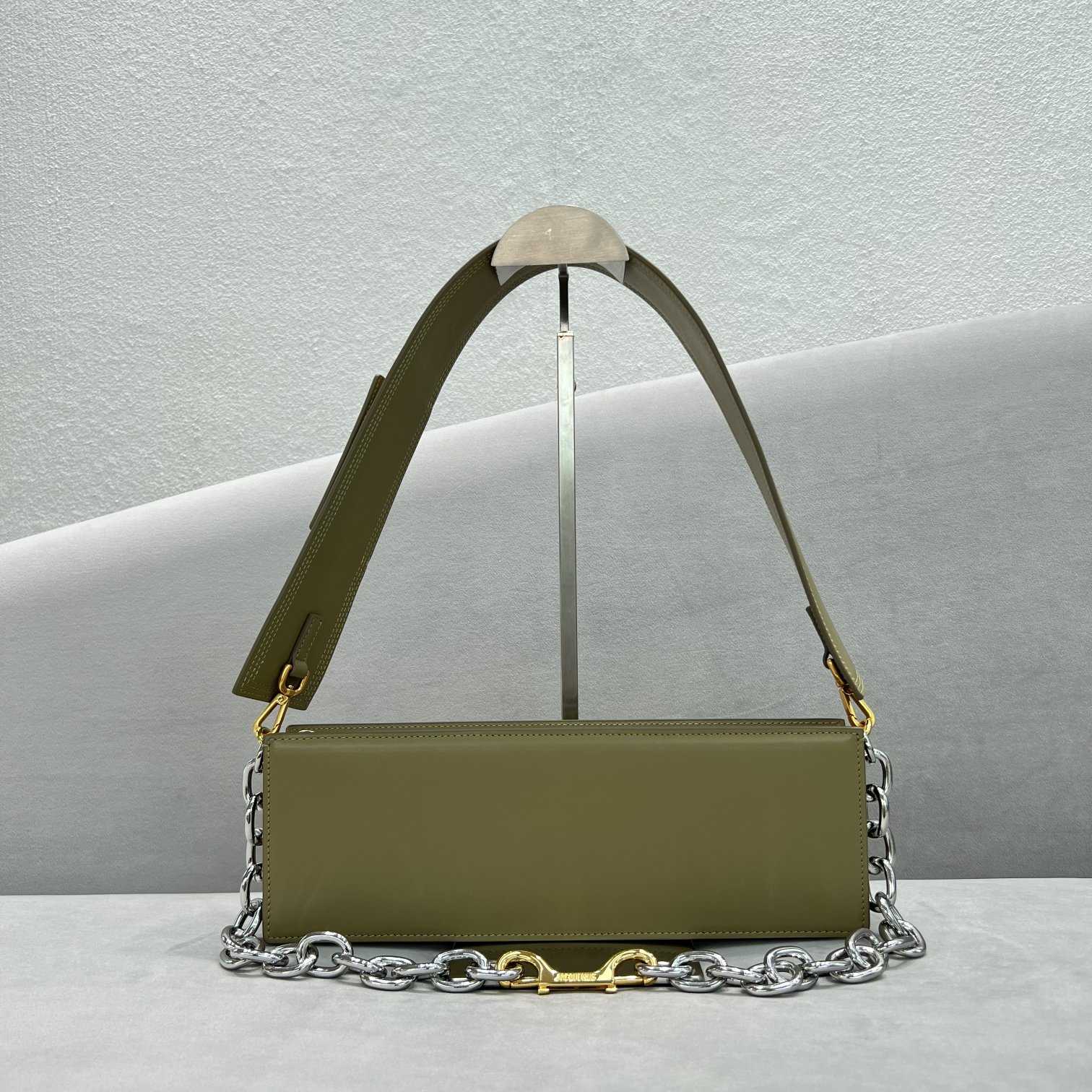 Jacquemus Le Ciuciu Leather Shoulder Bag (30x10.5x4.5cm) - DopestKickz