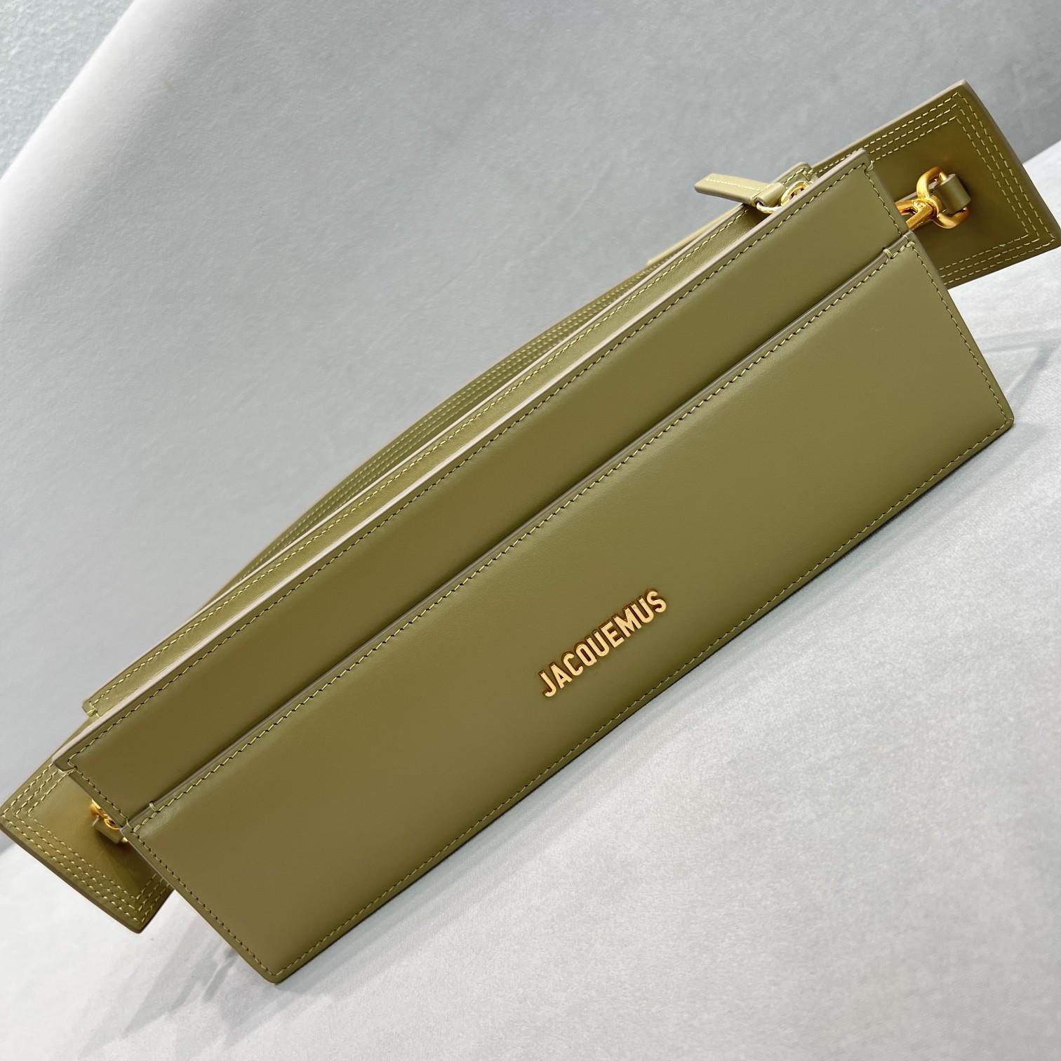 Jacquemus Le Ciuciu Leather Shoulder Bag (30x10.5x4.5cm) - DopestKickz