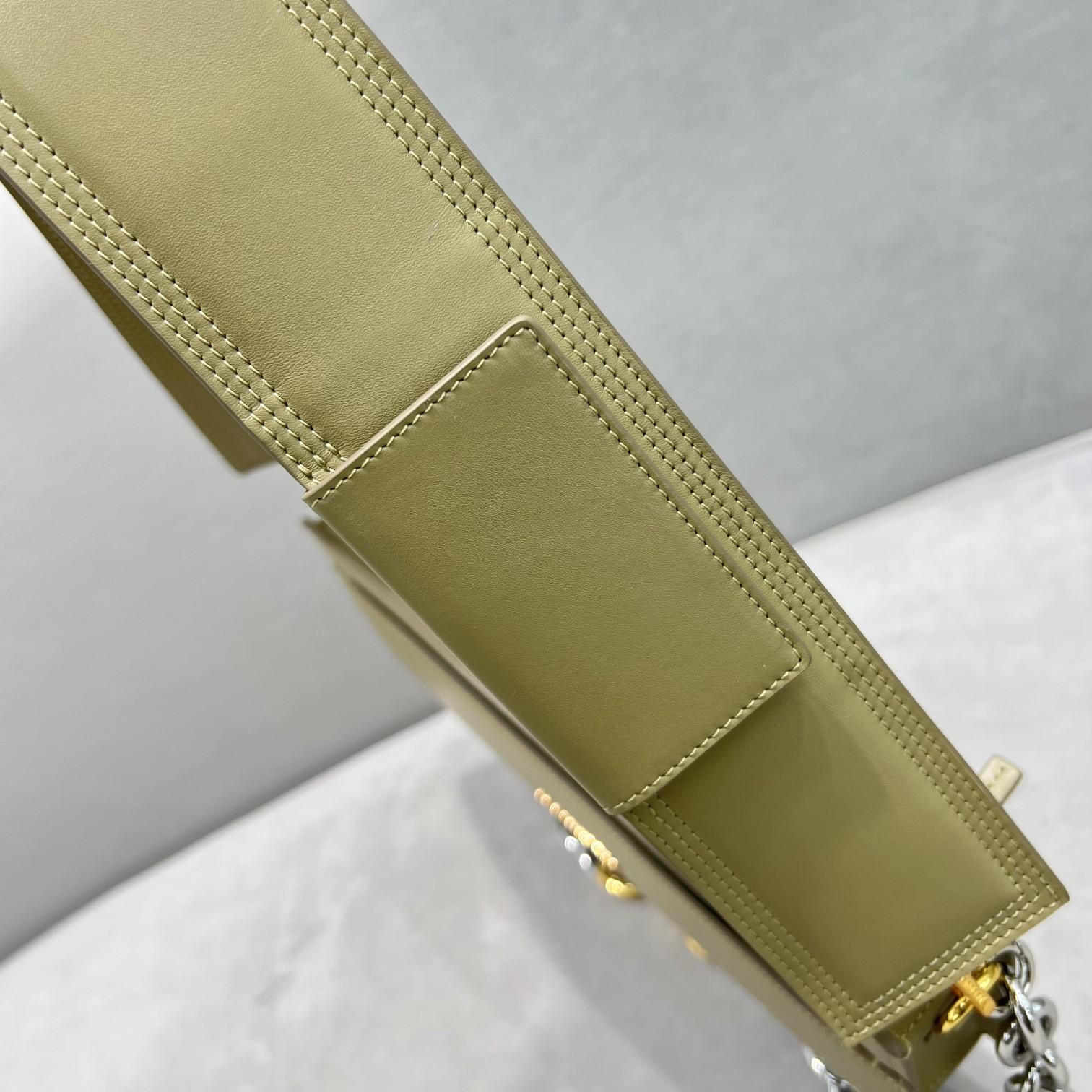 Jacquemus Le Ciuciu Leather Shoulder Bag (30x10.5x4.5cm) - DopestKickz