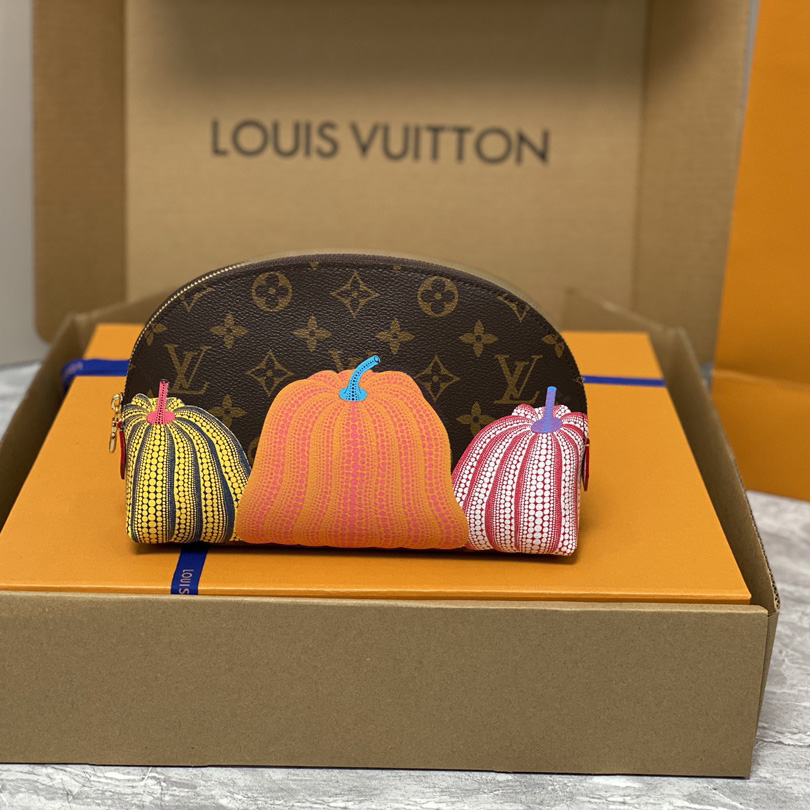 Louis Vuitton LV x YK Cosmetic Pouch (24×17×6 cm)        M46472 - DopestKickz