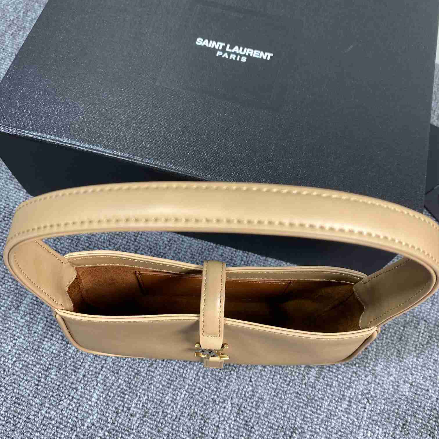 Saint Laurent Le 5 À 7 In Smooth Leather - DopestKickz