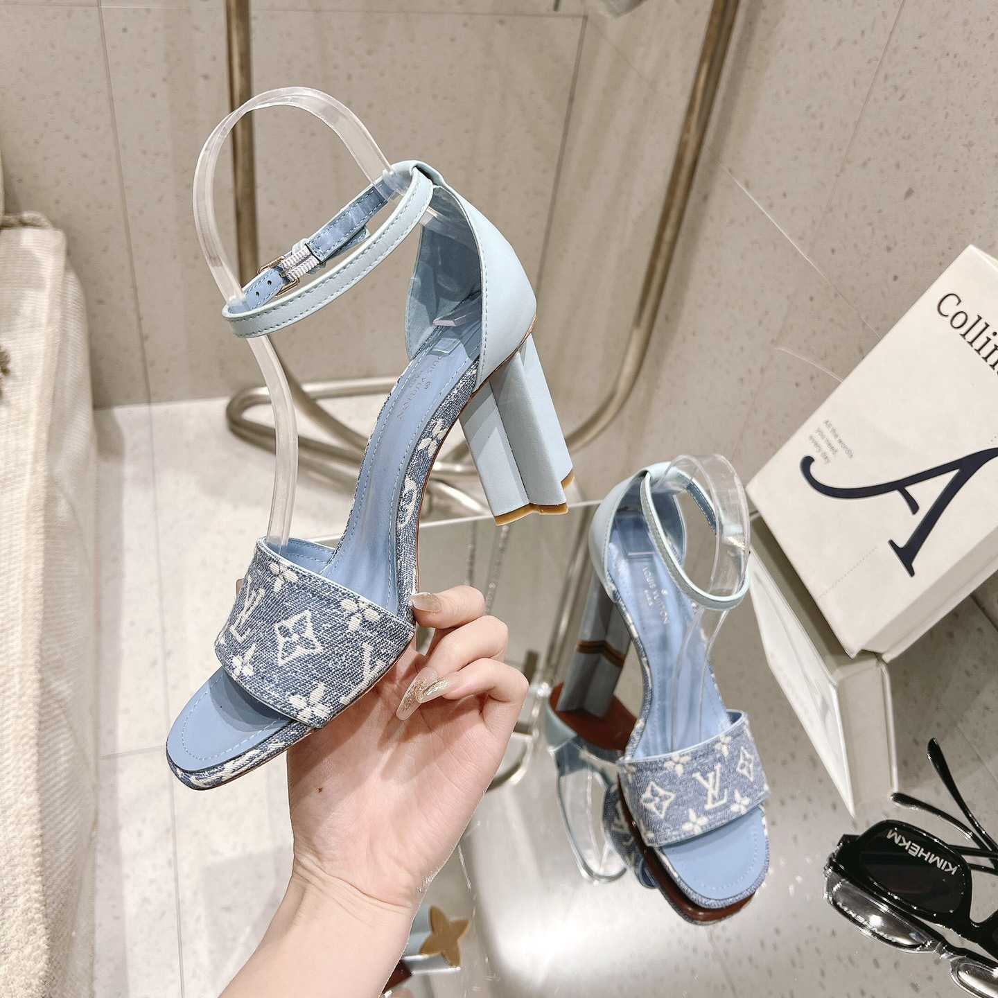 Louis Vuitton Silhouette Sandal   1AAZT8 - DopestKickz