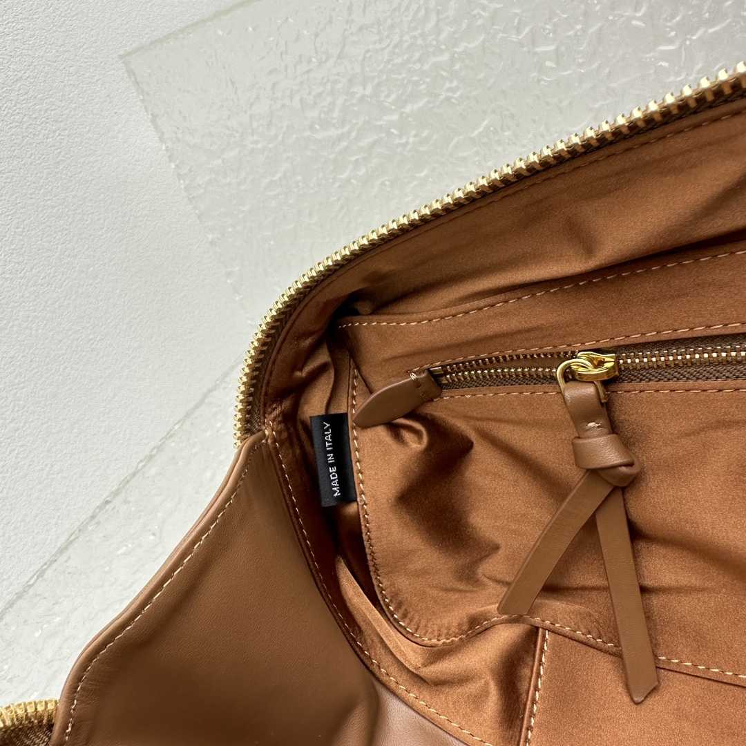 Miu Miu Arcadie leather bag - DopestKickz
