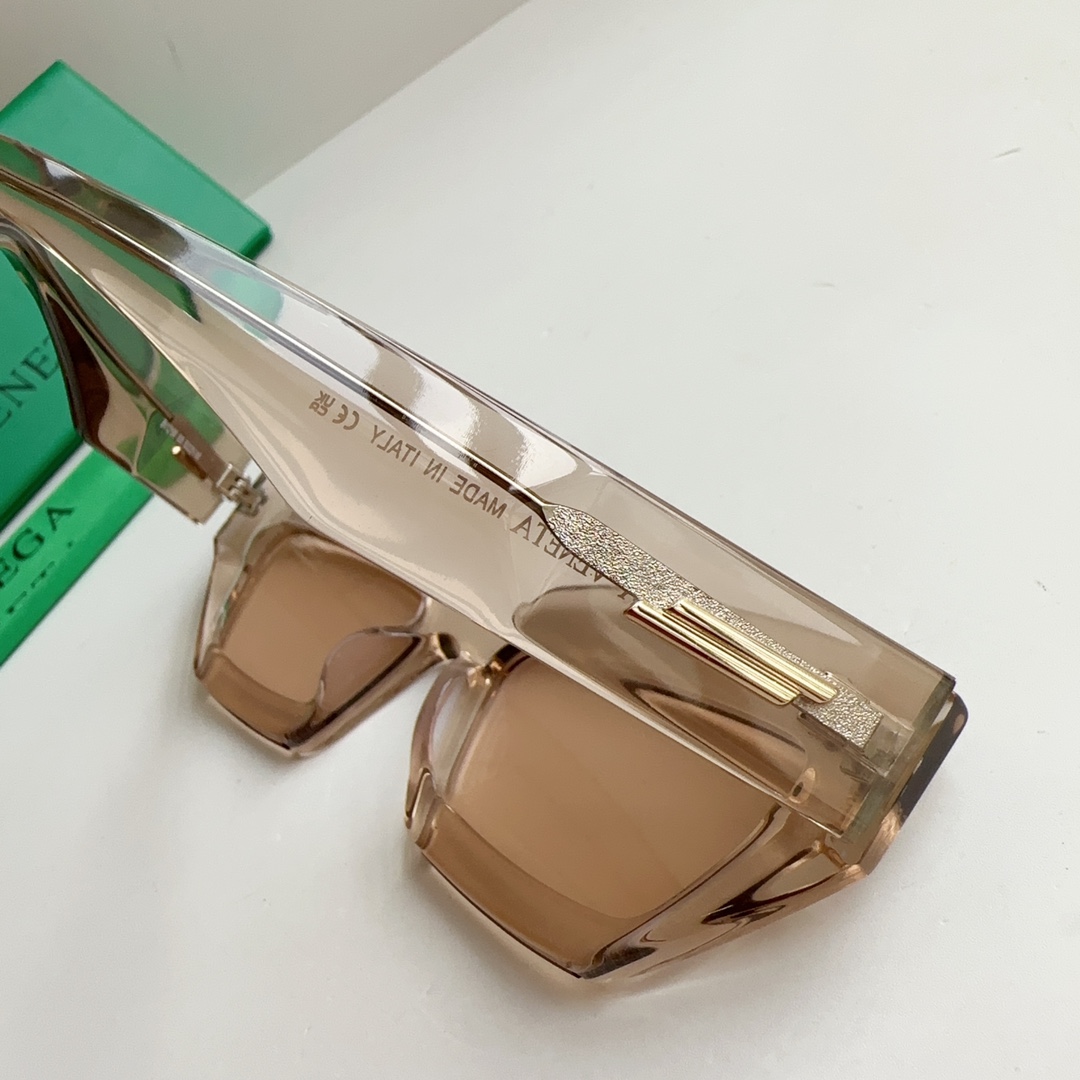 Bottega Veneta Cat-eye frame Sunglasses - DopestKickz