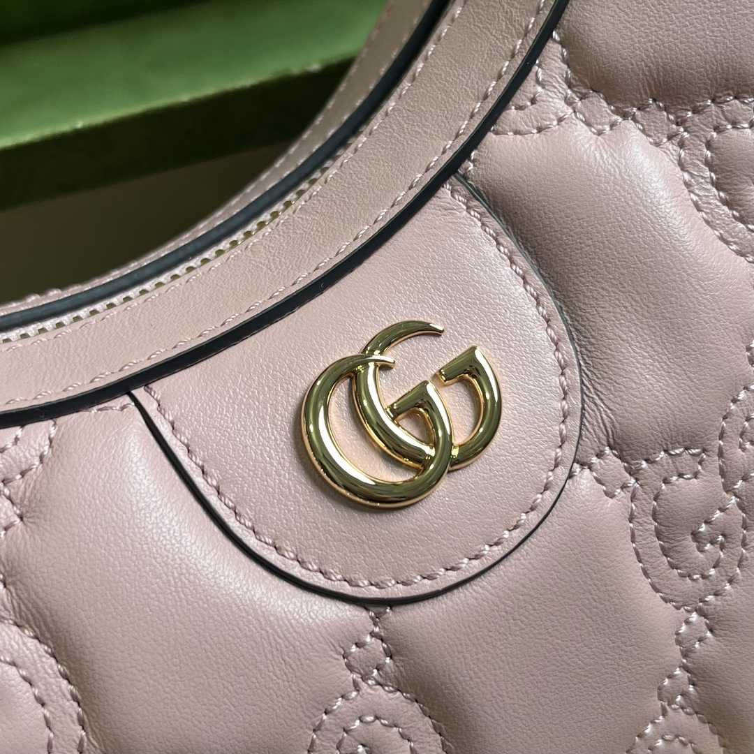 Gucci GG Matelasse Small Shoulder Bag(27x 18x 7cm) - DopestKickz