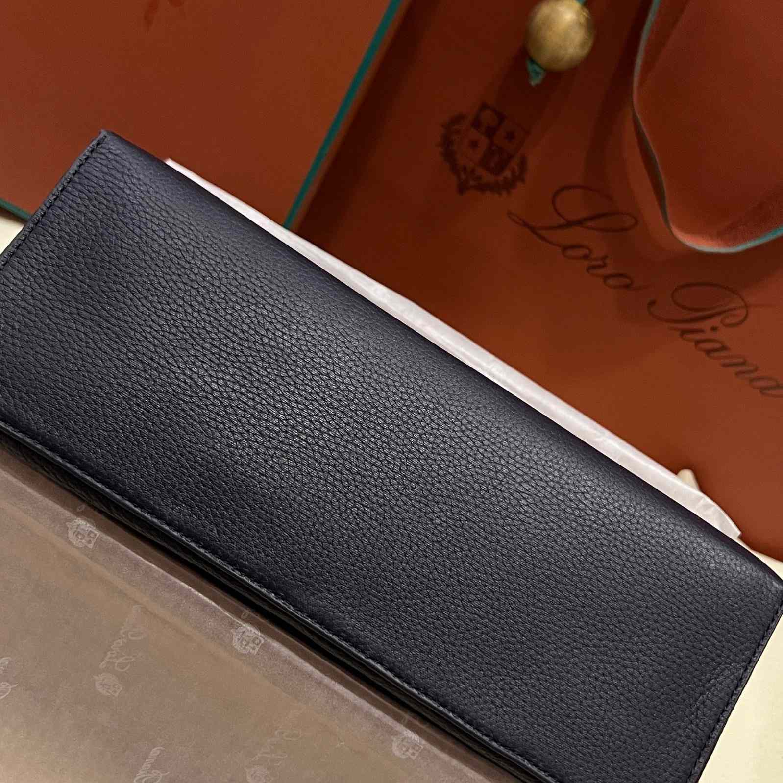Loro Piana Extra Pocket Pouch L27 - DopestKickz