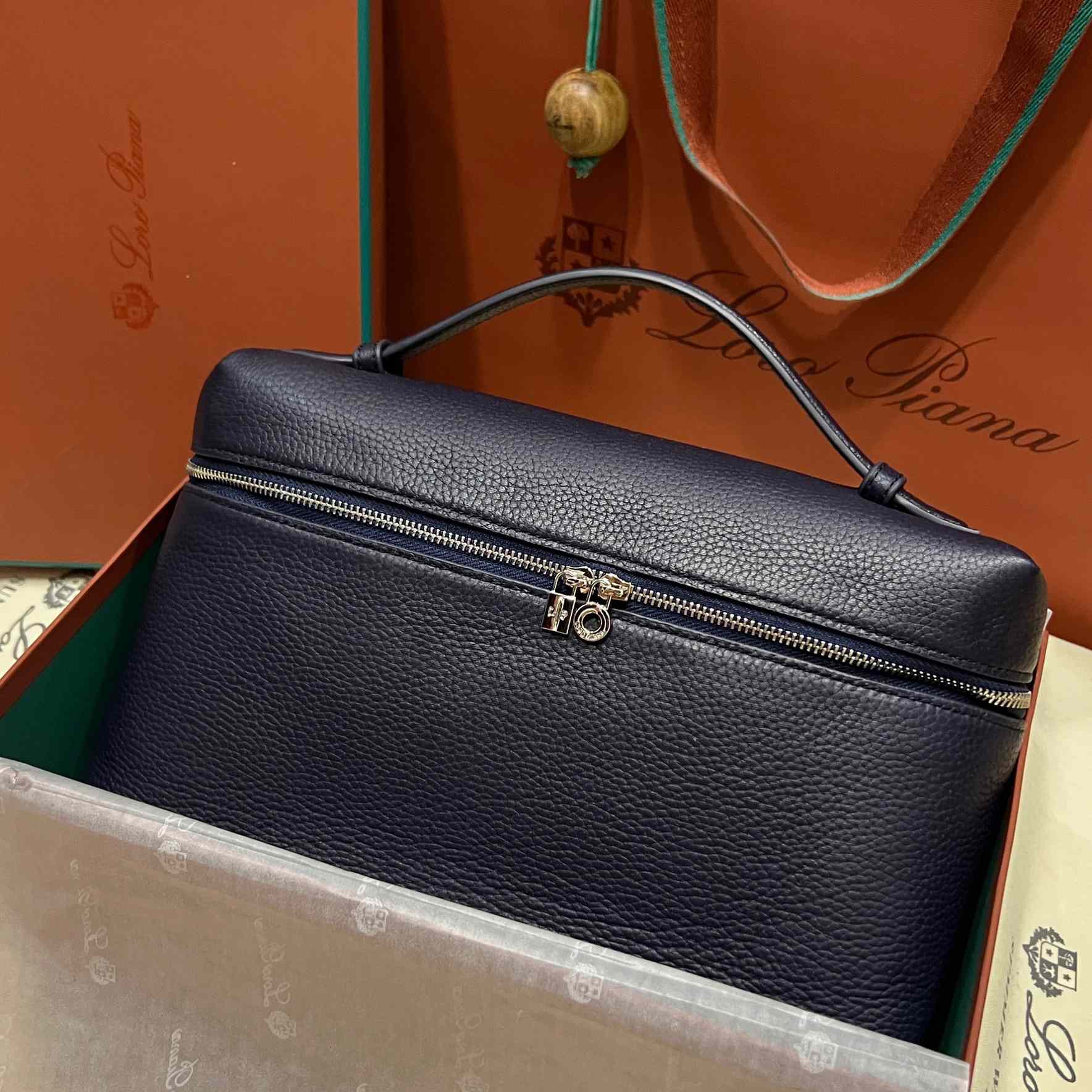 Loro Piana Extra Pocket Pouch L27 - DopestKickz