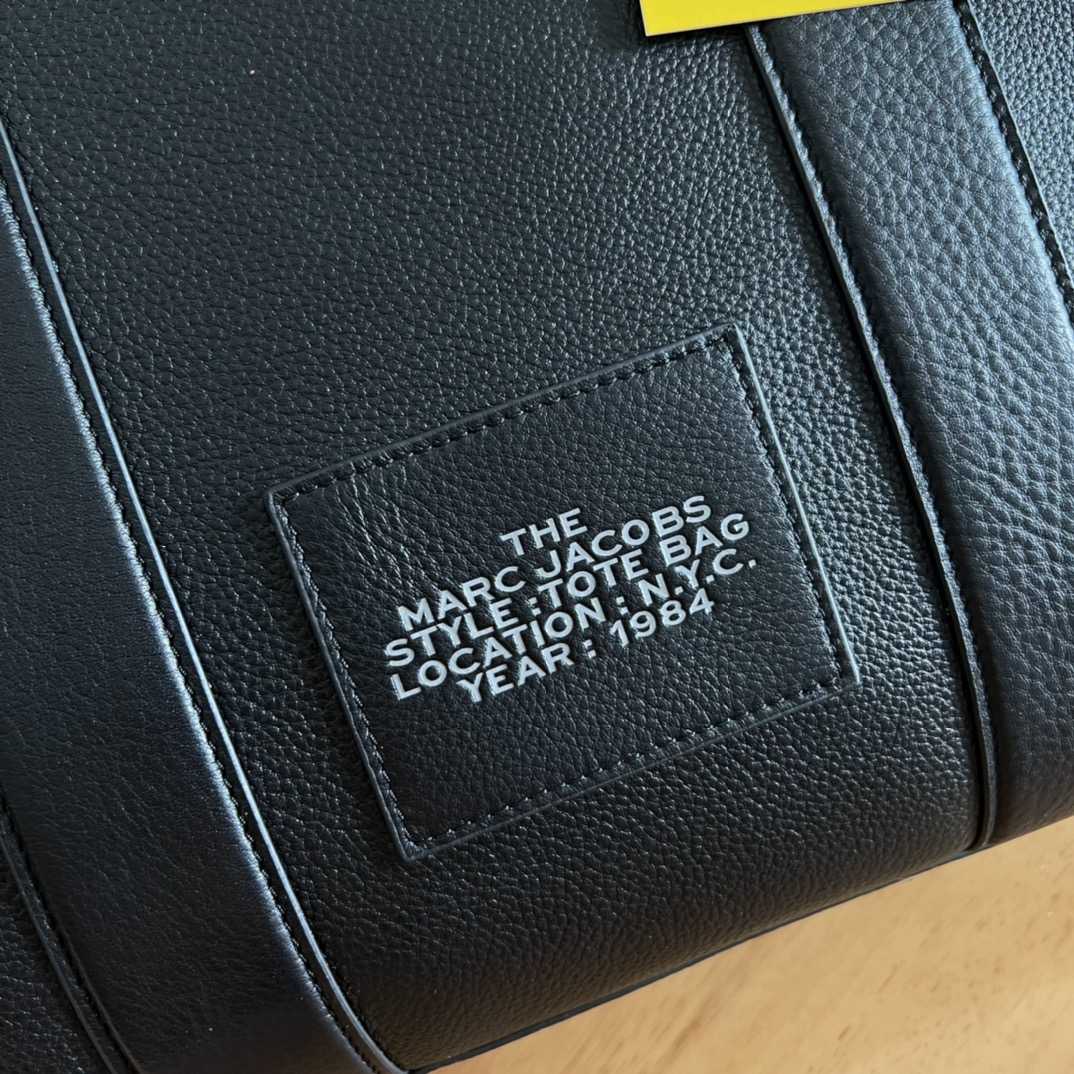 Marc Jacobs The Leather Large Tote Bag   41cm - DopestKickz