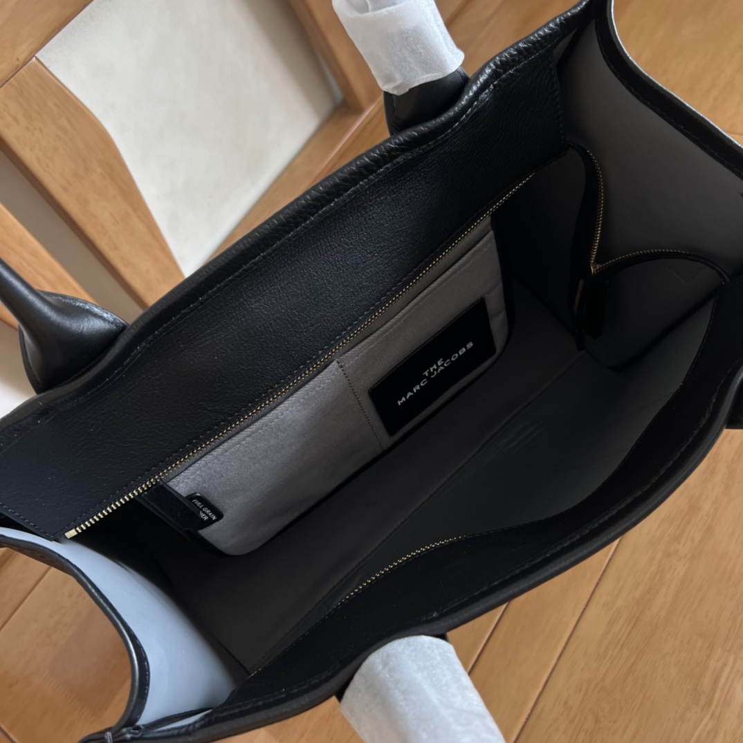Marc Jacobs The Leather Large Tote Bag   41cm - DopestKickz