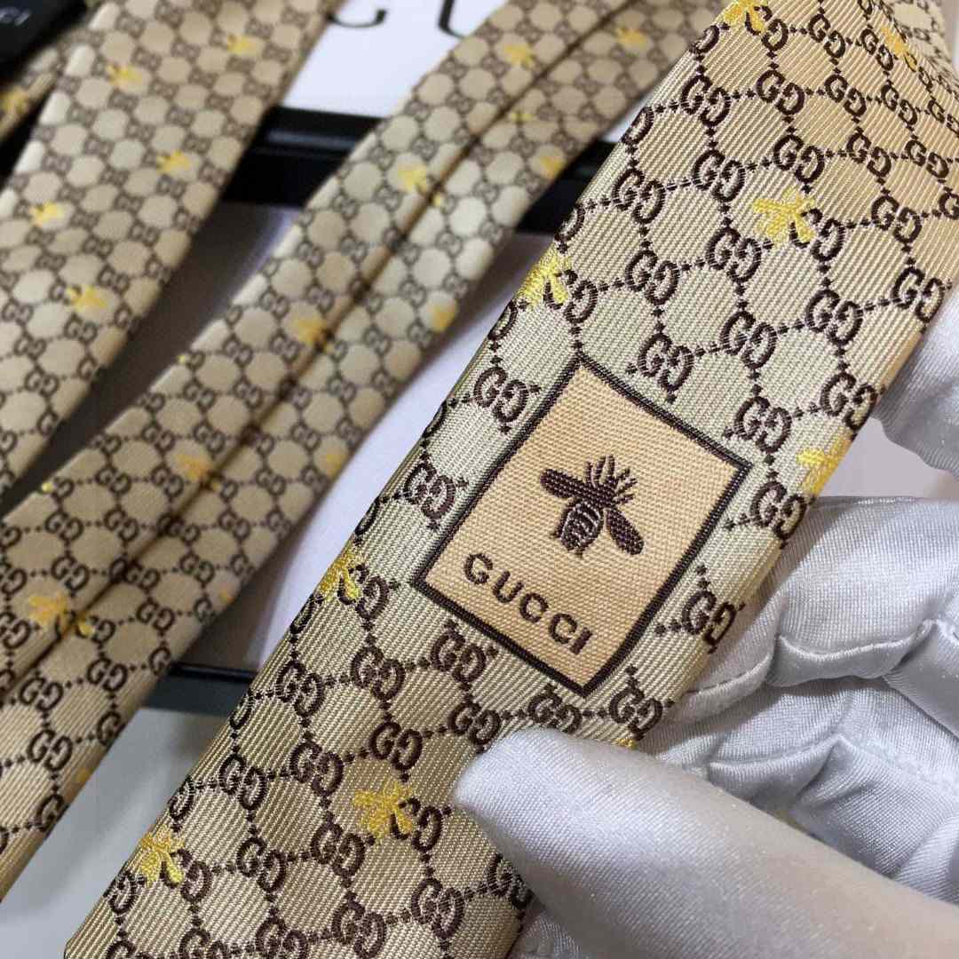 Gucci GG Bees Silk Tie - DopestKickz