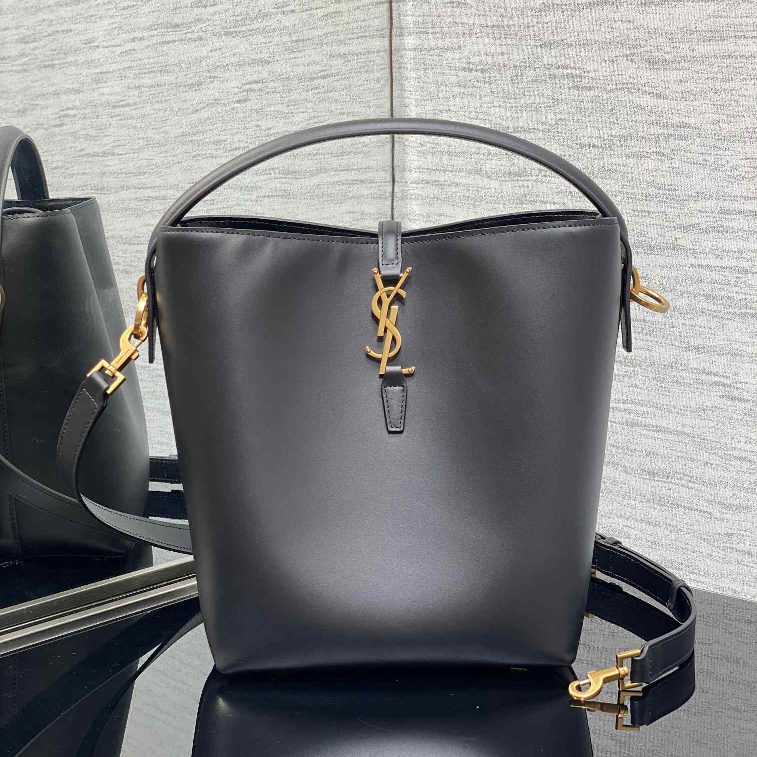 Saint Laurent Le 37 In Shiny Leather - DopestKickz