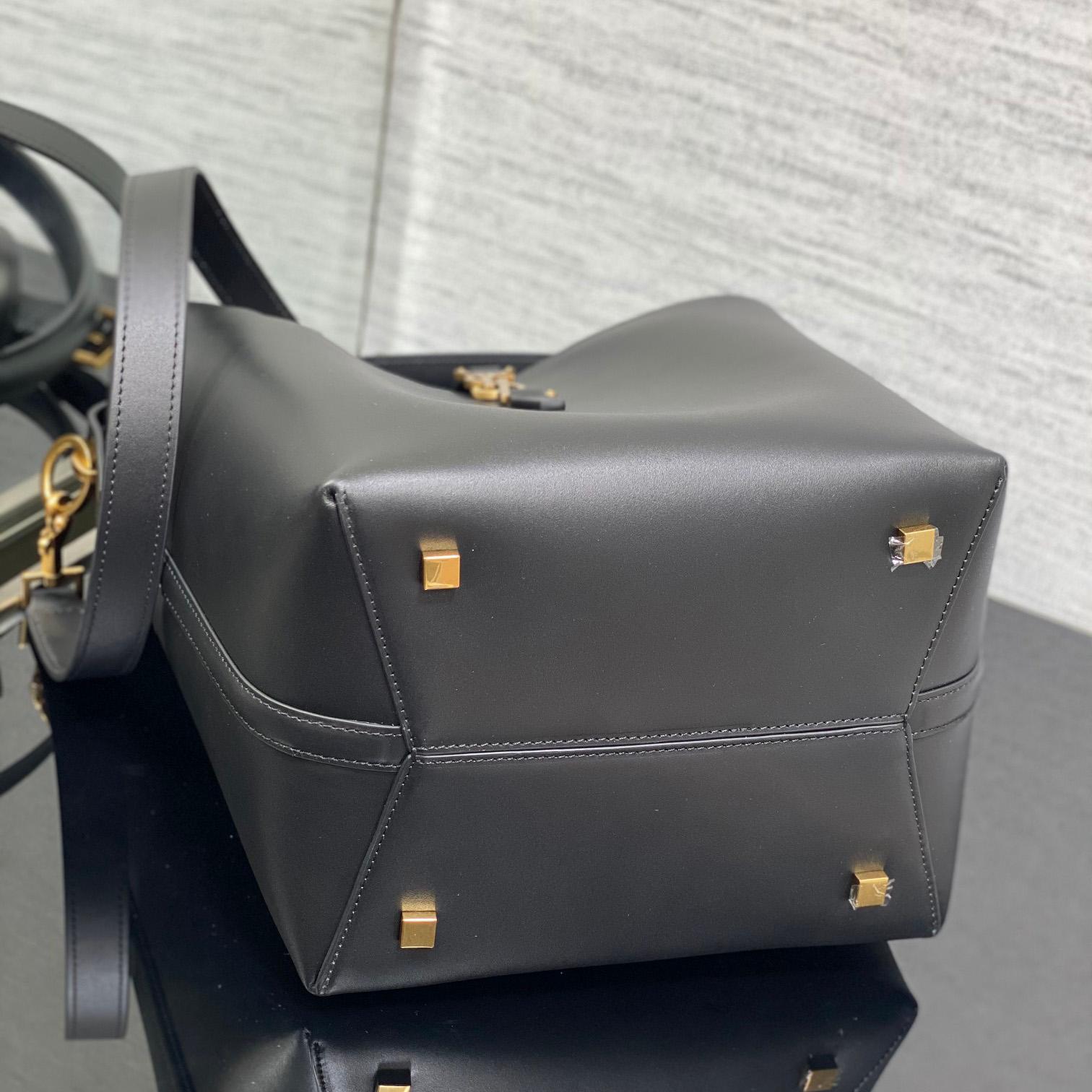 Saint Laurent Le 37 In Shiny Leather - DopestKickz