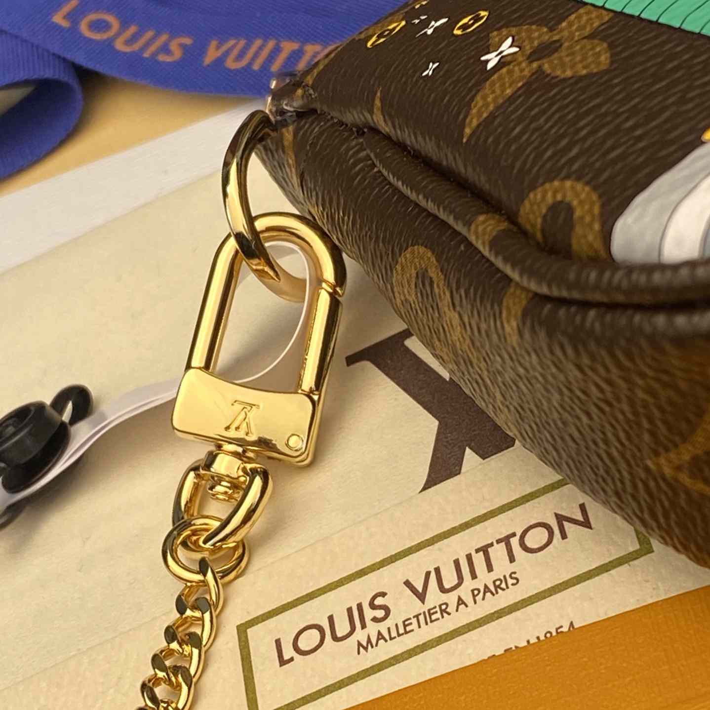 Louis Vuitton Mini Pochette Accessoires (15.5*10.5*4cm)  M81760 - DopestKickz