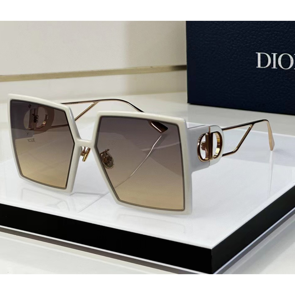 Dior 30Montaigne SU Sunglasses  - DopestKickz