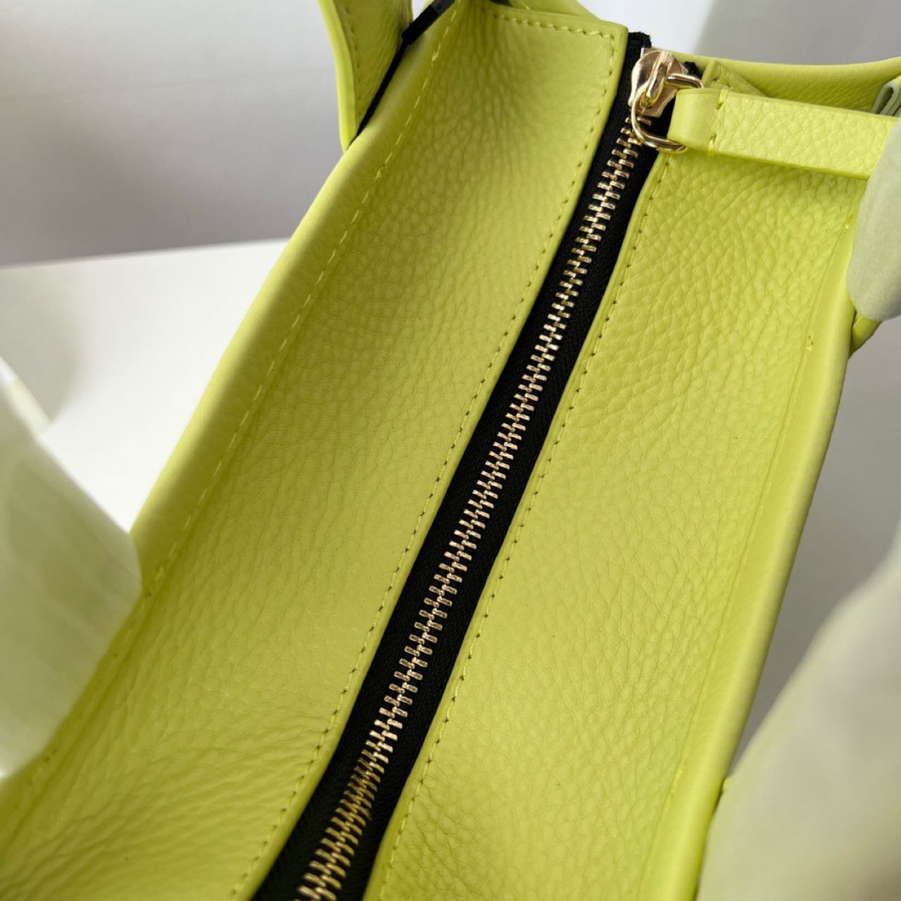 Marc Jacobs The Jacquard Large Tote Bag (26-20-13cm) - DopestKickz