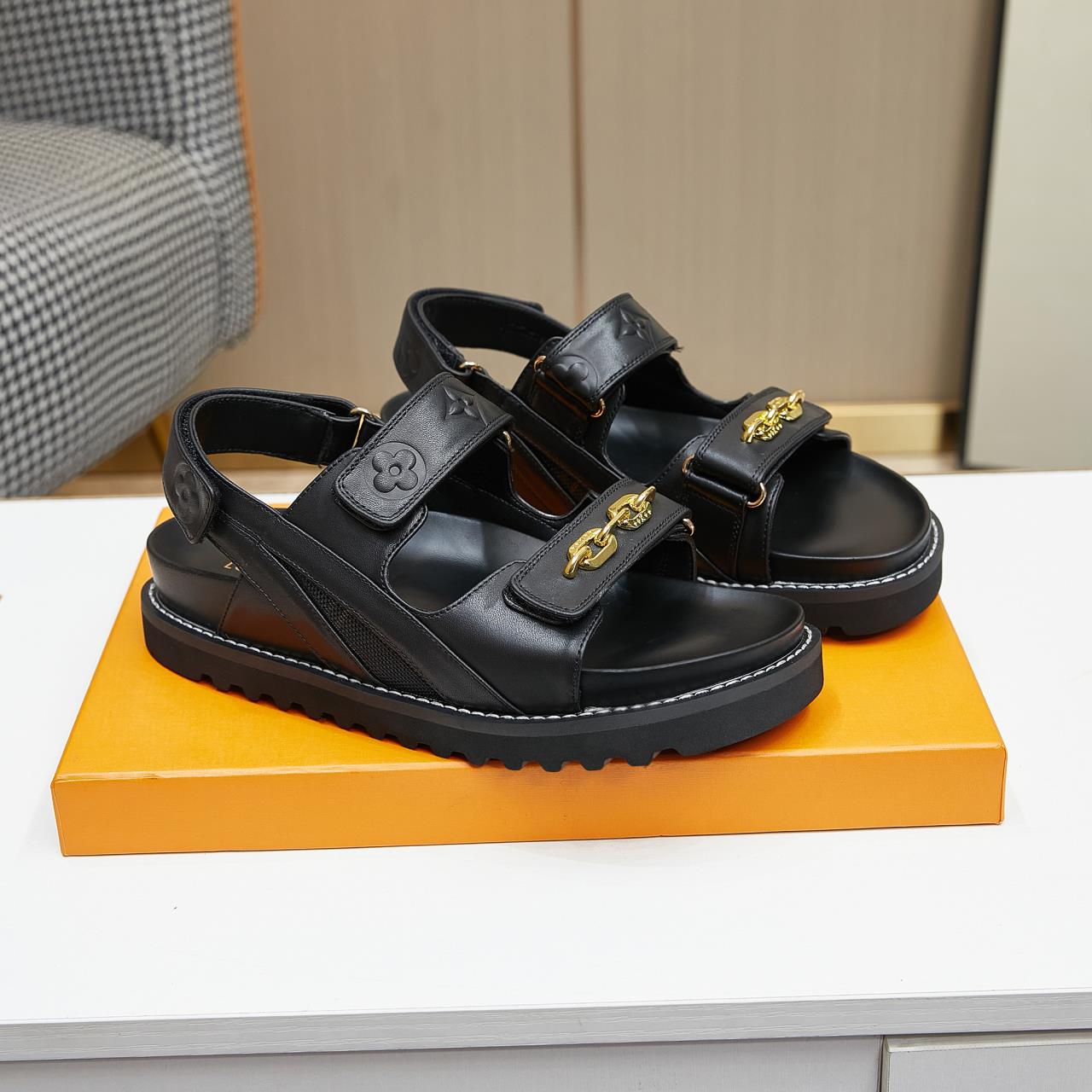 Louis Vuitton Paseo Flat Comfort Sandal   1AB3QE - DopestKickz