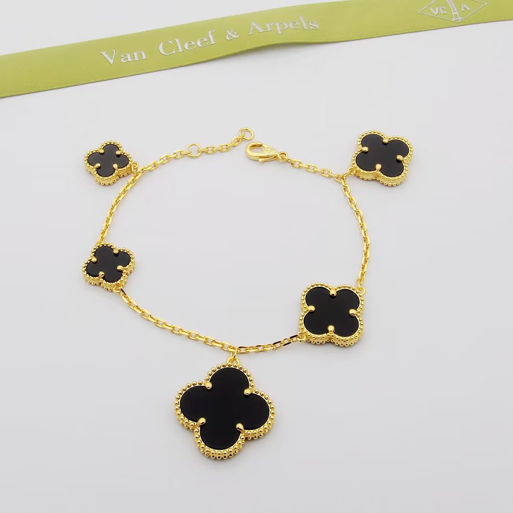 Van Cleef & Arpels Bracelet - DopestKickz