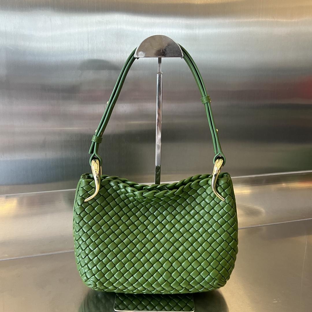 Bottega Veneta Small Clicker Shoulder Bag - DopestKickz