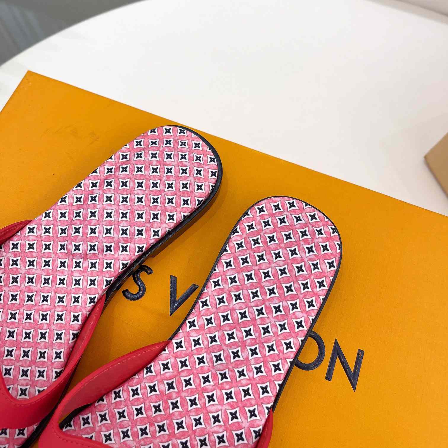 Louis Vuitton LV Isola Flat Mule - DopestKickz
